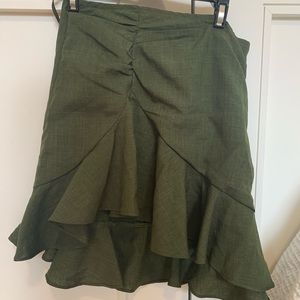 Cute green skirt!